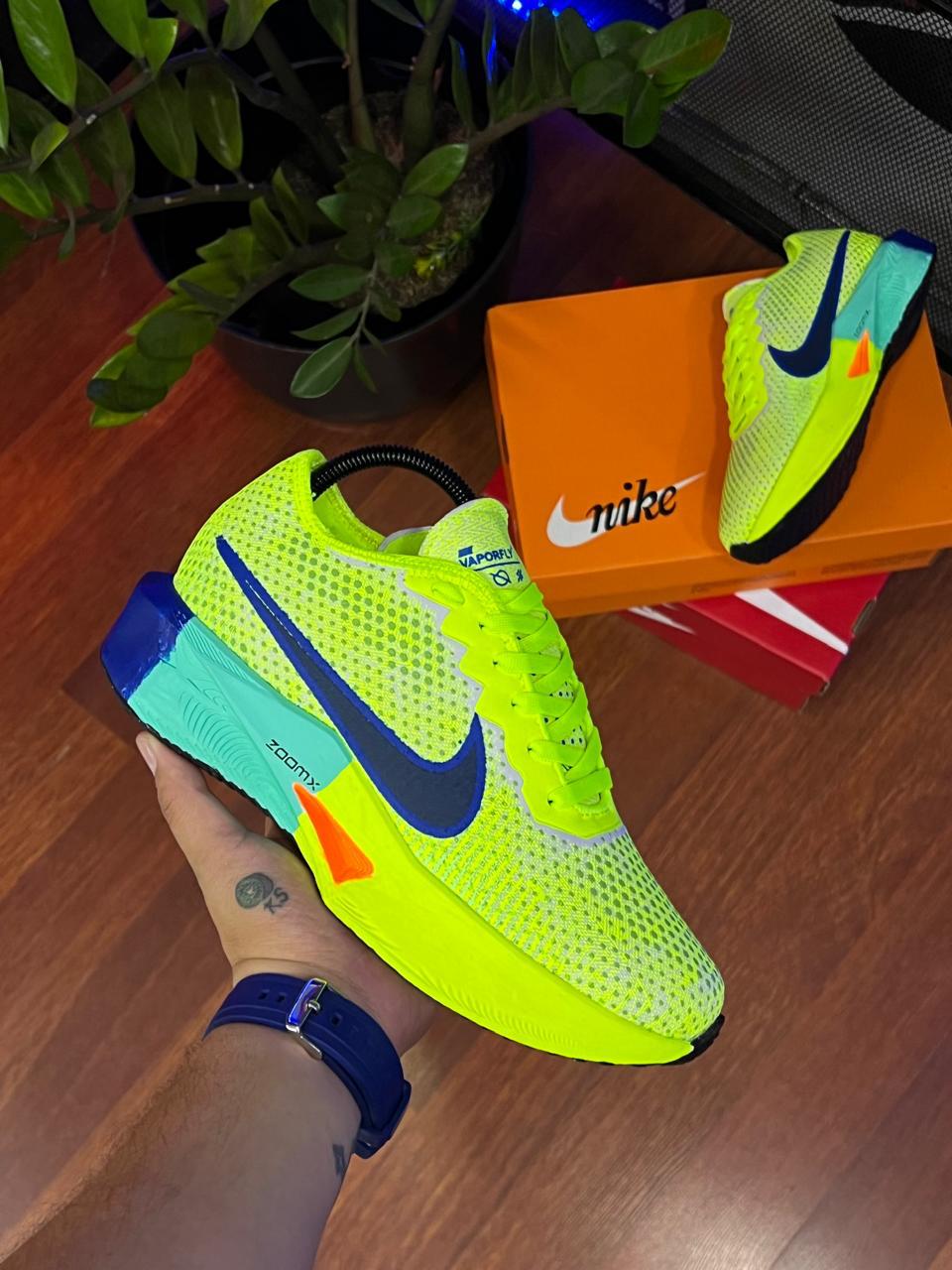 VAPORFLY 3 + CAJA