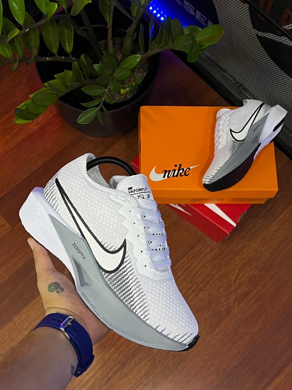 VAPORFLY 3 + CAJA